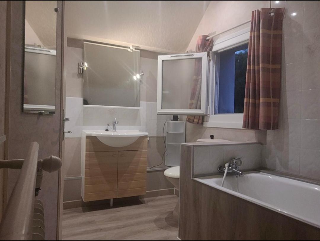 Charmante Villa Familiale A Rouen Bonsecours ภายนอก รูปภาพ